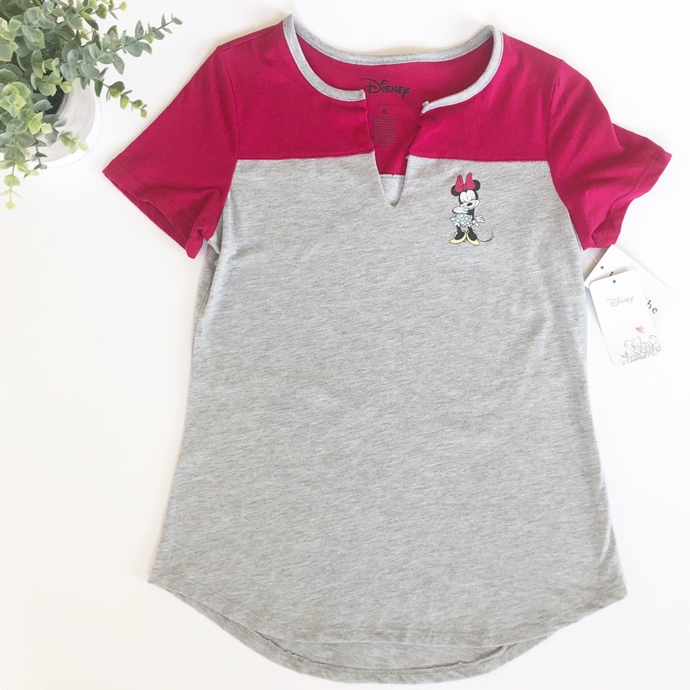 New with Tags Disney Minnie Mouse Short Sleeve V Neck Size Small